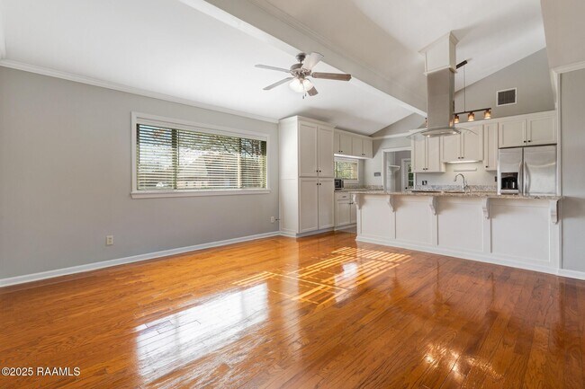 Building Photo - 101 Alonda Dr