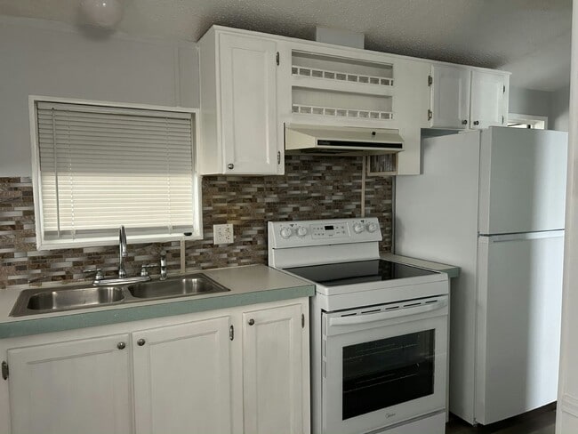 Building Photo - 21320 Lake Bambi Cir