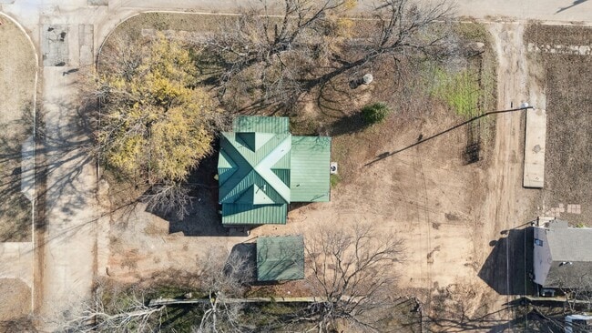 Building Photo - 1304 S Husband St