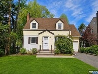 Building Photo - 1106 Bromley Ave