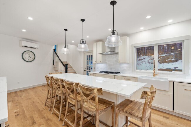 Building Photo - Keystone