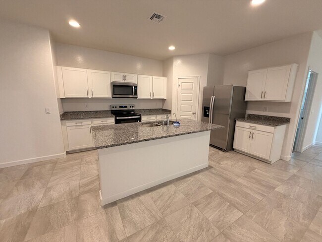 Building Photo - 1481 N Fenway Dr