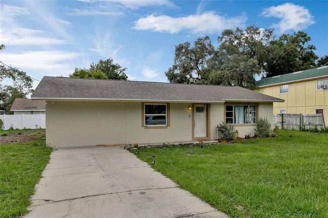 Building Photo - 4130 Lake Saunders Dr