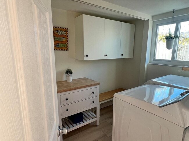 Building Photo - 6257 Cape Hatteras Way NE