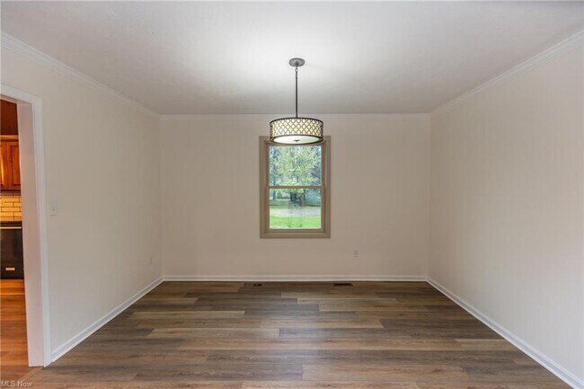 Building Photo - 17016 Greenwood Dr