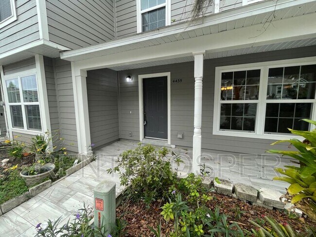 Building Photo - 4435 Brook Hollow Cir