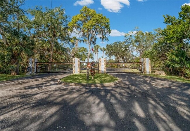 Building Photo - 2925 N Rivers Edge Blvd