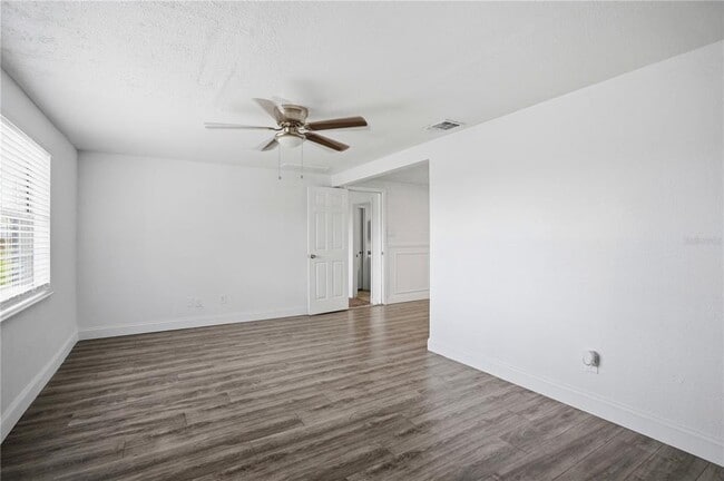 Building Photo - 3301 Rosefield Dr