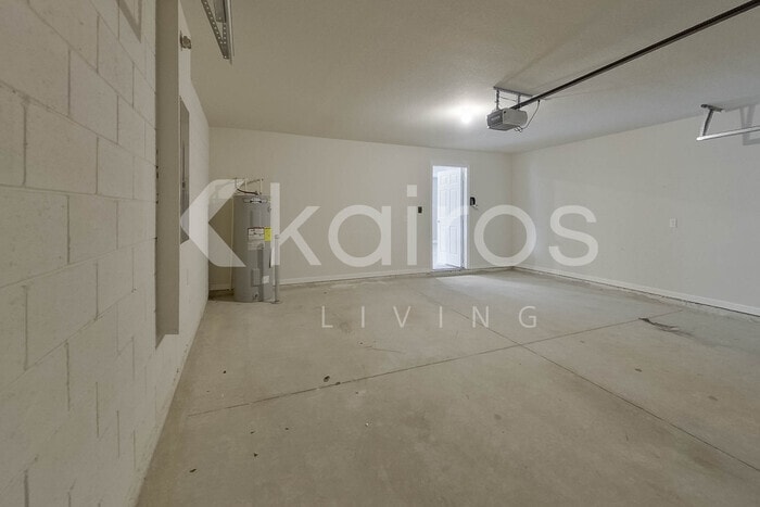 Building Photo - 1709 Nebraska Loop