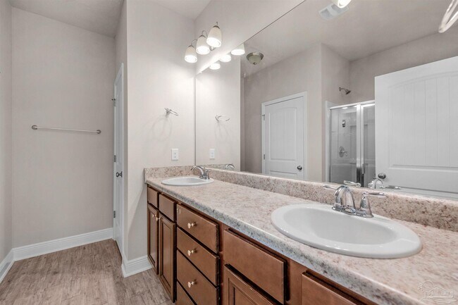 Building Photo - 8645 Bucklebury Dr
