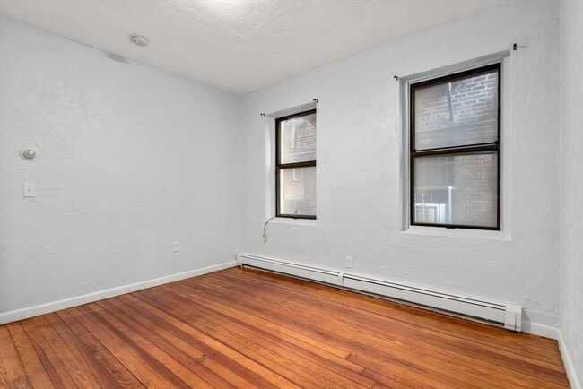 Building Photo - 34 Shelby St