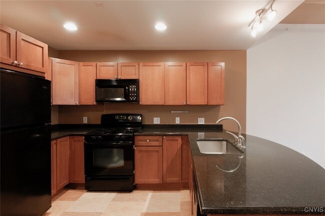 Building Photo - 208 W Water St