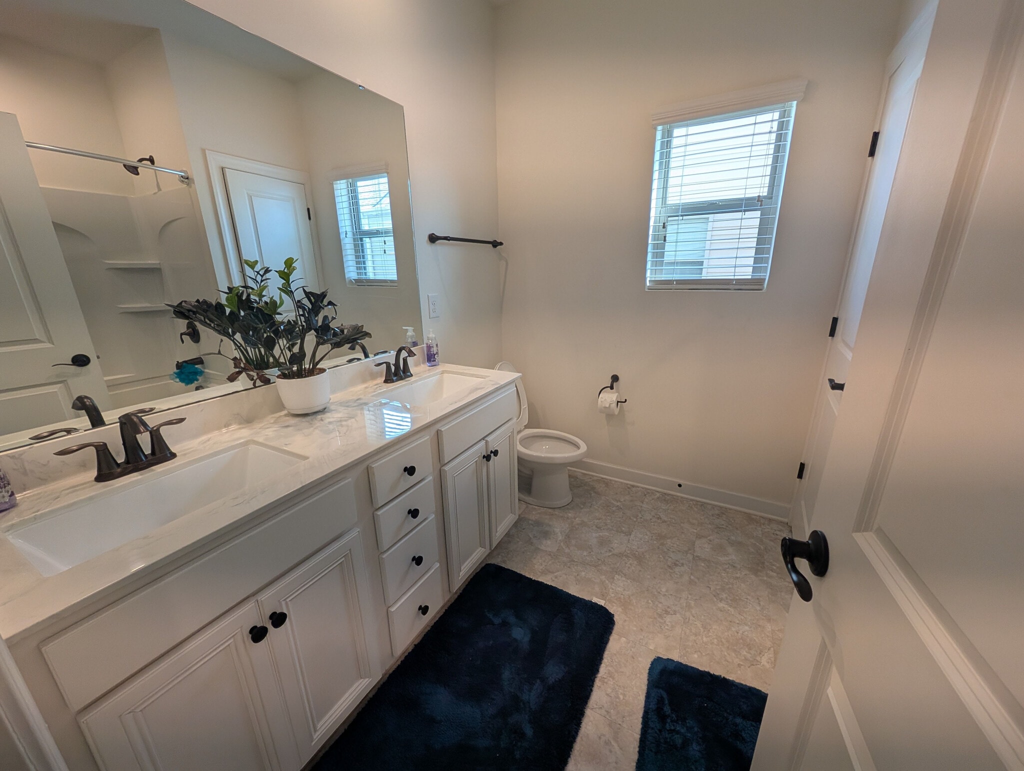 Building Photo - Room in House on Rupell Dr