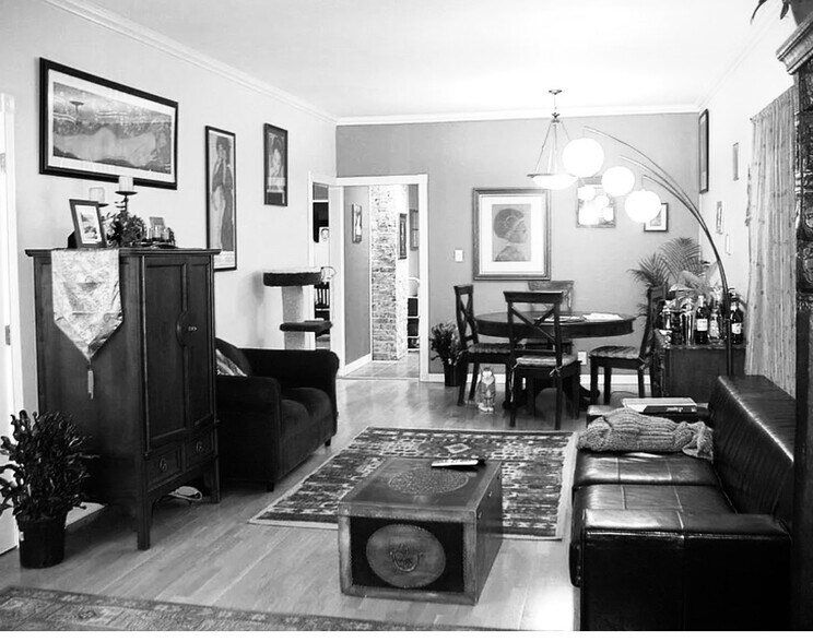FLAT SCREEN TV, LARGE LIVING ROOM old pic of living/dining - 4345 4th Ave NW