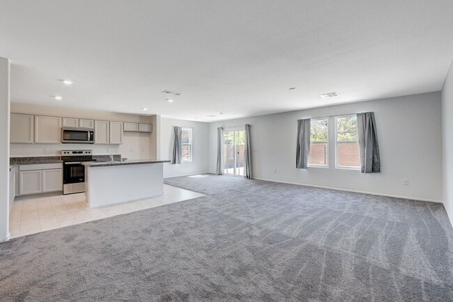 Building Photo - Newer Home in Indian Springs!