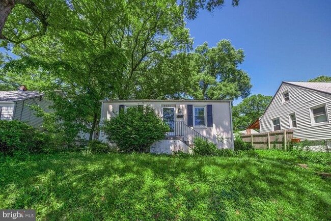 Building Photo - 9506 52nd Ave