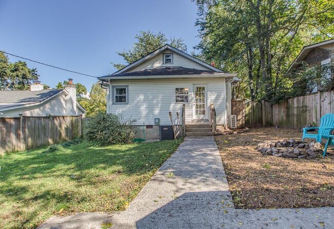 Building Photo - Cute home in Easy Nash w/fenced in yard