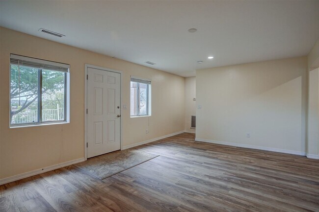 Building Photo - Large 4 bed, 3 bath home in Prescott for R...