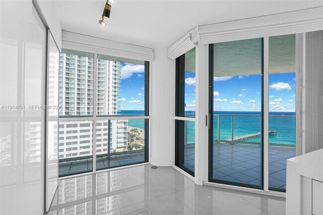 Building Photo - 16485 Collins Ave