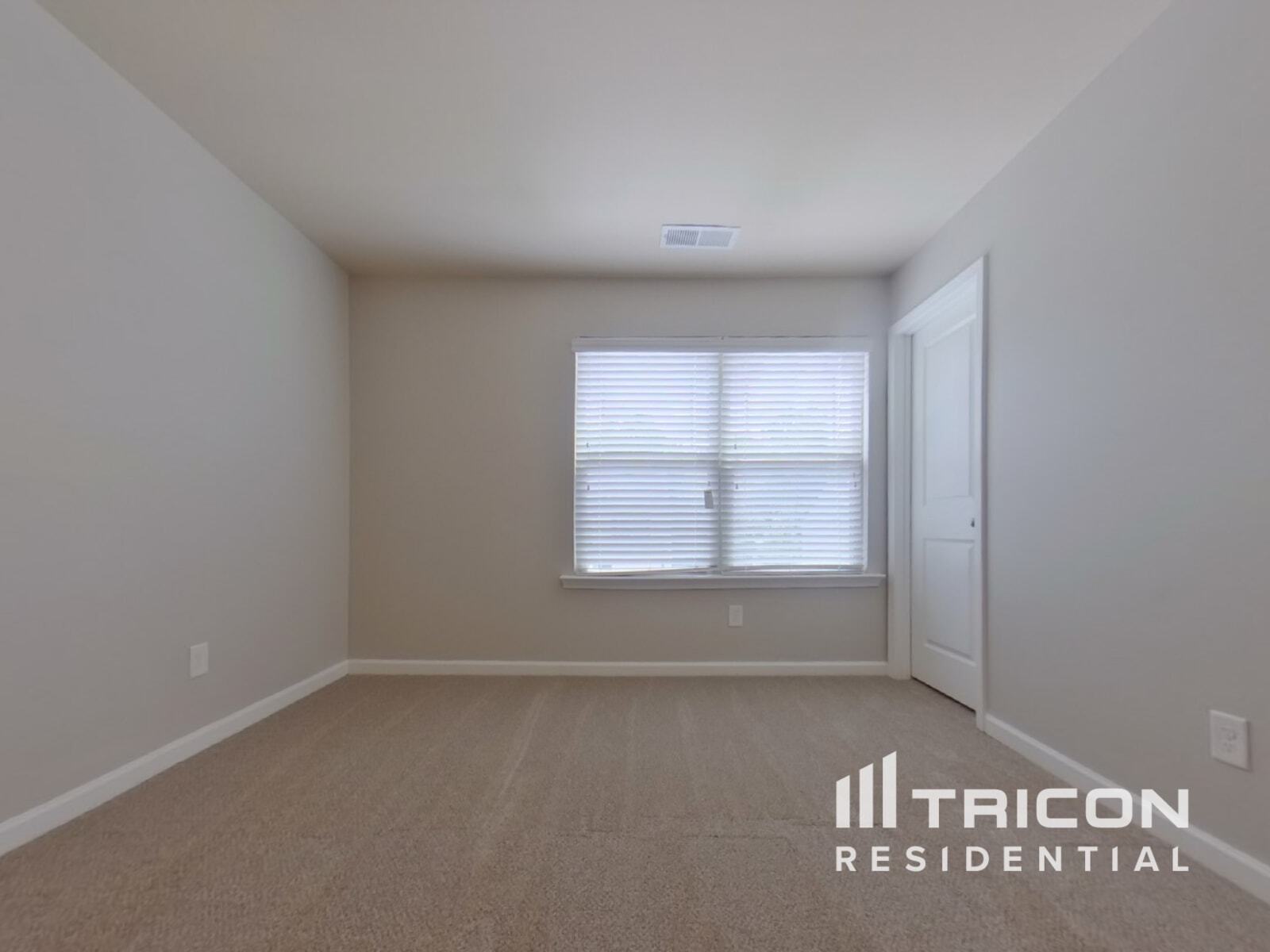 Building Photo - 3303 Lowland Dr