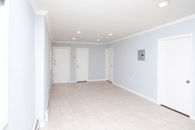 Building Photo - 127 Avenue F