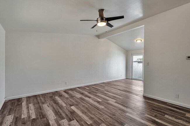 Building Photo - **First Month Free**