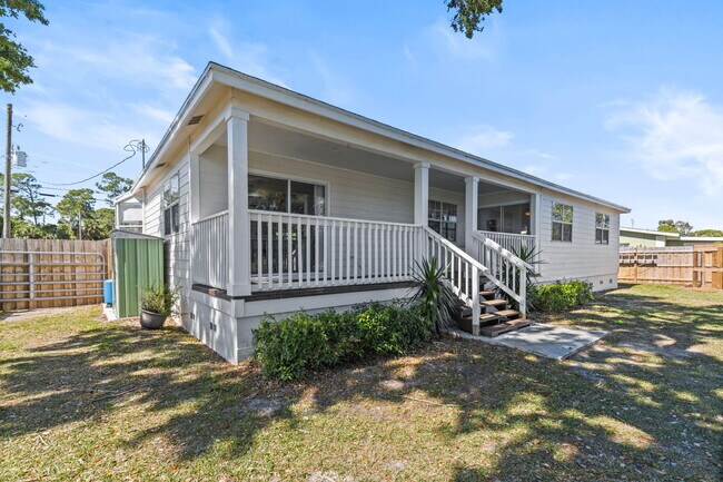 Building Photo - 5814 Killarney Ave