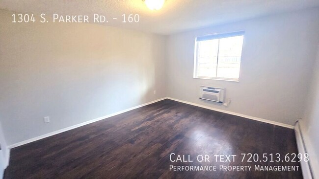 Building Photo - **1 Bedroom, 1 Bathroom Newly Renovated Co...