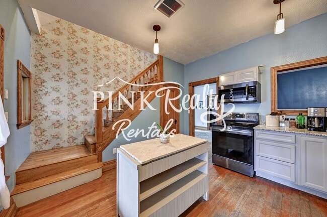 Building Photo - 1610 W Kiowa St