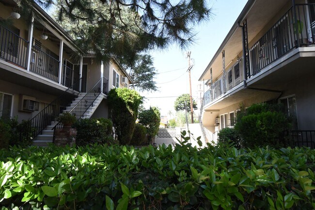 Building Photo - 10834 Bloomfield St
