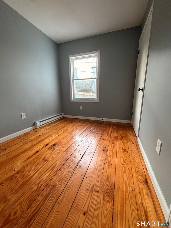 Building Photo - 126 E Liberty St