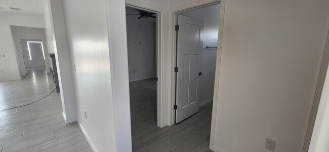 Building Photo - 3049 Chippewa Summit
