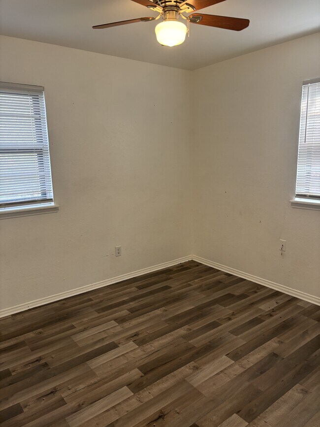 Building Photo - 1220 Mcdonald Dr