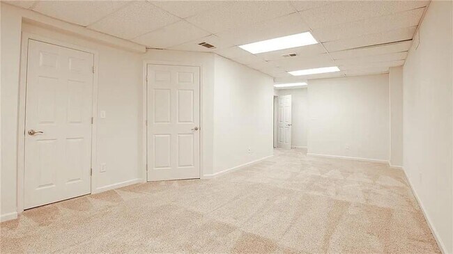 Building Photo - 5055 Mallory Ct