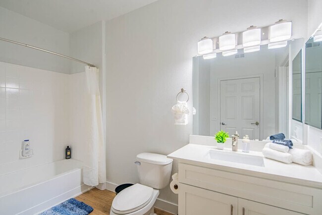 Building Photo - 7455 N 95th Ave