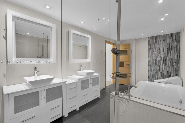 Building Photo - 3001 S Ocean Dr