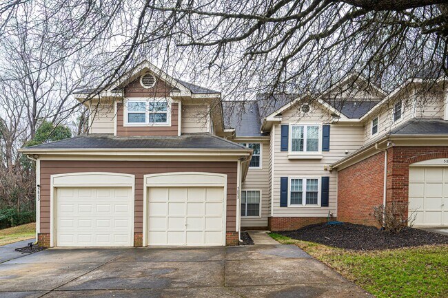 Building Photo - Updated 2 Bed, 2 Bath Condo in Charlotte