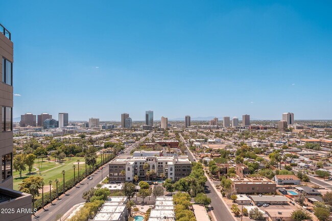 Building Photo - 1040 E Osborn Rd