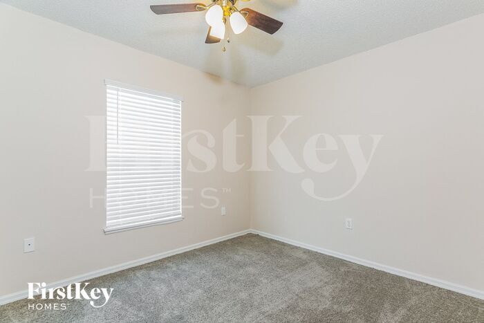 Building Photo - 711 Hamster Way