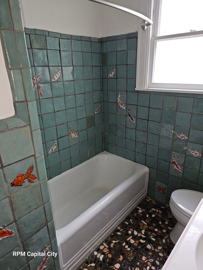 Building Photo - Beautiful Tudor Style Home in highly desir...