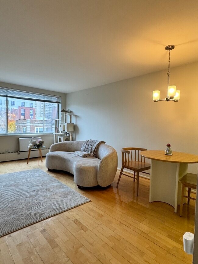 Building Photo - 201 S Maple Ave