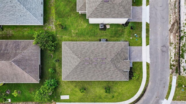 Building Photo - 301 Silver Sands Ln