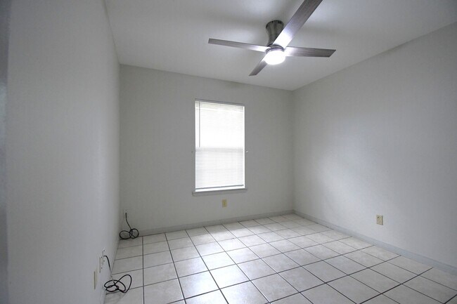 Building Photo - Move-In Ready, Beautifully Updated 3BR/2BA Home, HUD Accepted