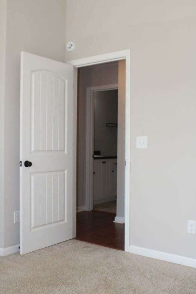 Building Photo - 7105 Summerton Dr