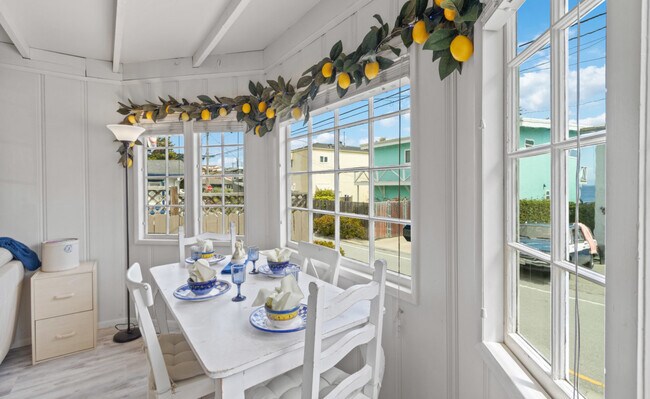 Building Photo - 779 Mermaid Ave