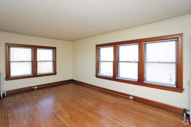 Living Room - Kingman Gardens