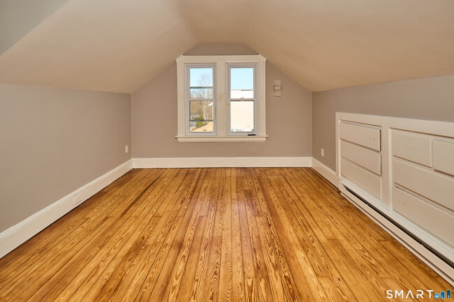 Building Photo - 121 Johnson St