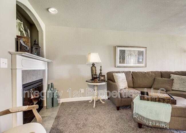 Building Photo - 10501 Clubhouse Dr