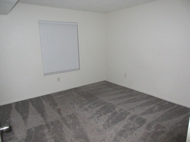 Building Photo - 1 Bedroom Remodeled located in Latigo!