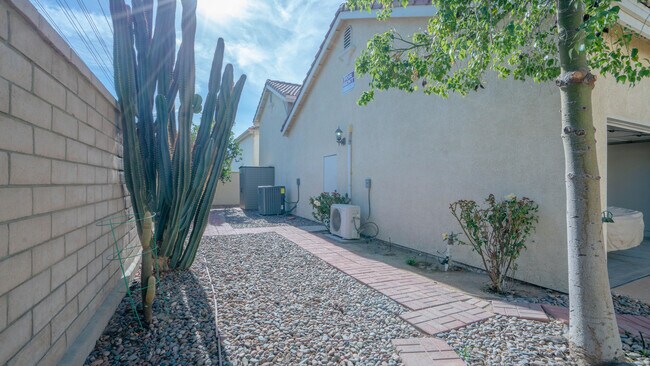 Building Photo - 49142 Barrymore St